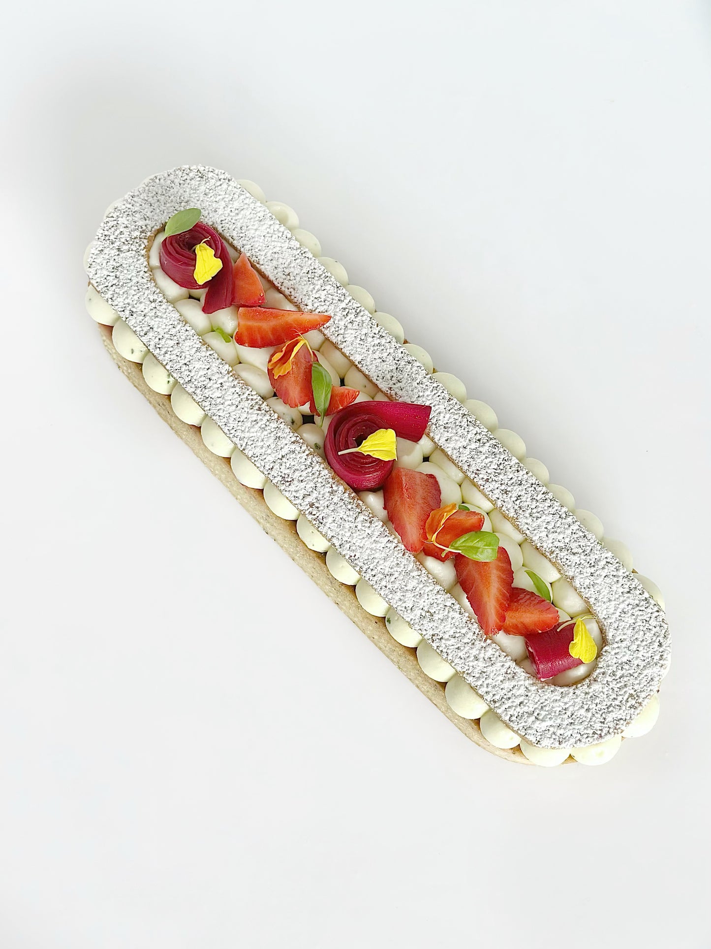 Tarte Fraise, Rhubarbe & Basilic