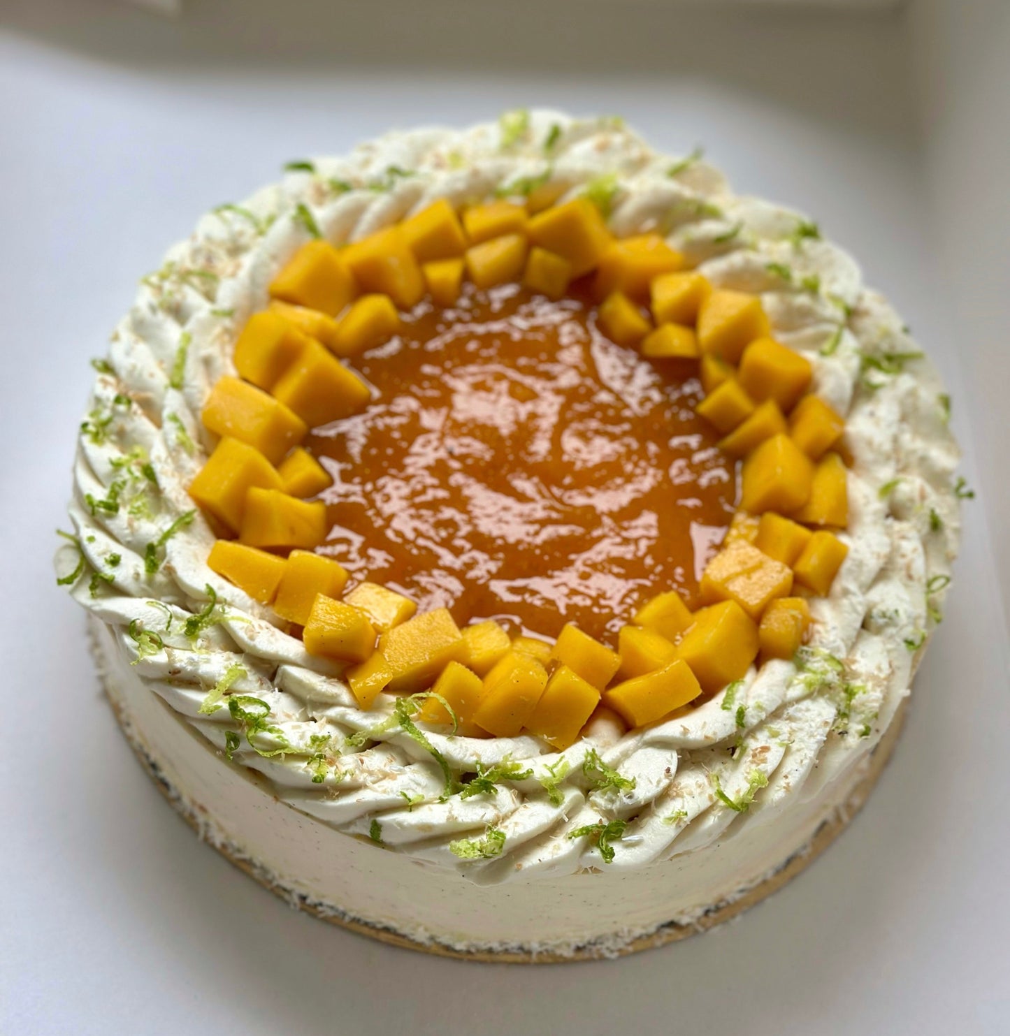 Entremet : Mangue, Citron vert & Noix de coco